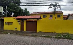 Casa com 2 quartos em condomínio